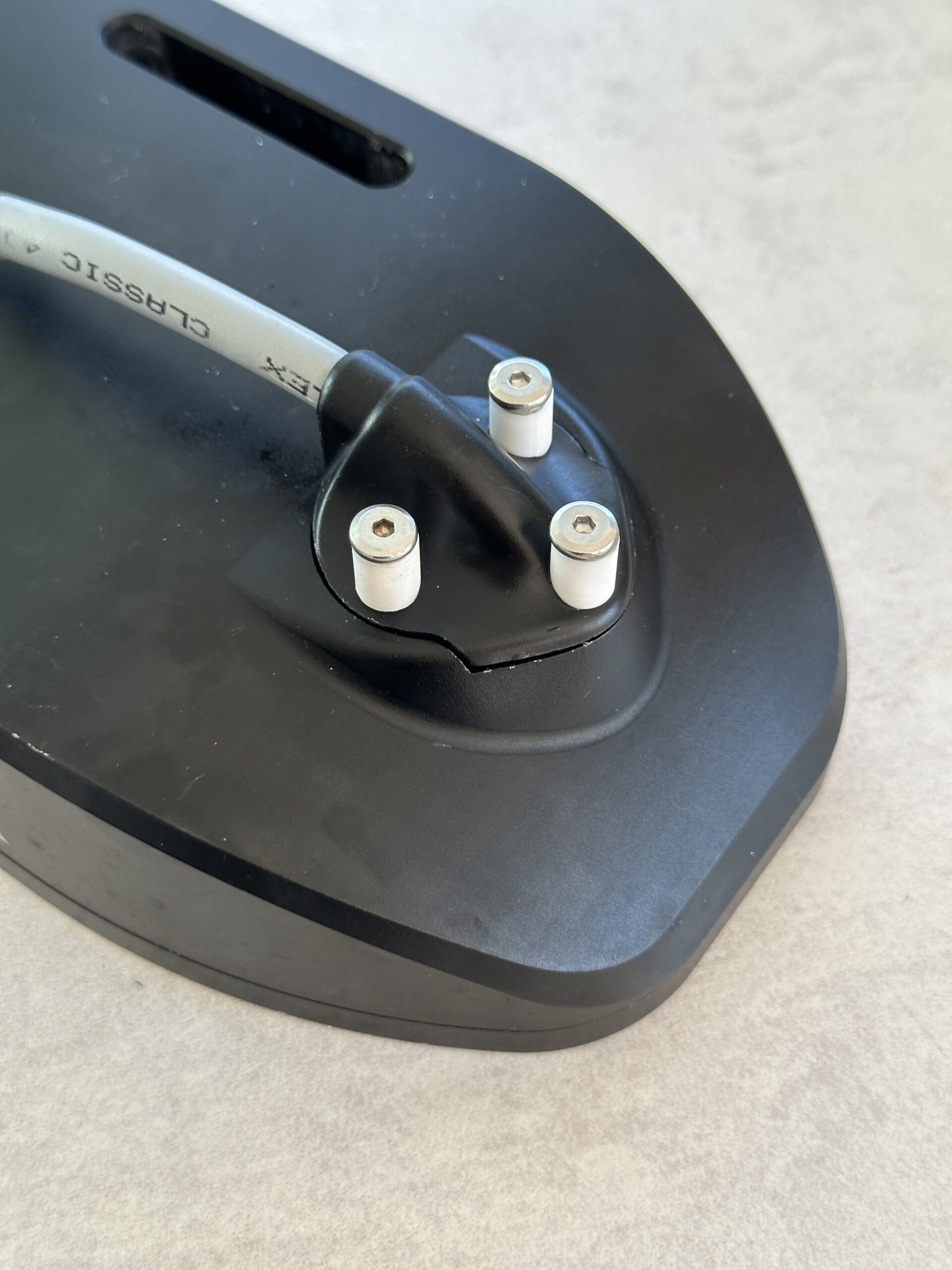 Drei Gewindestifte mit Schraubkappen für Foil Drive – Bild 2